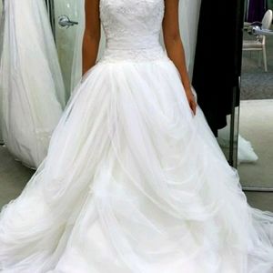 Vera Wang Tossed Tulle wedding dress